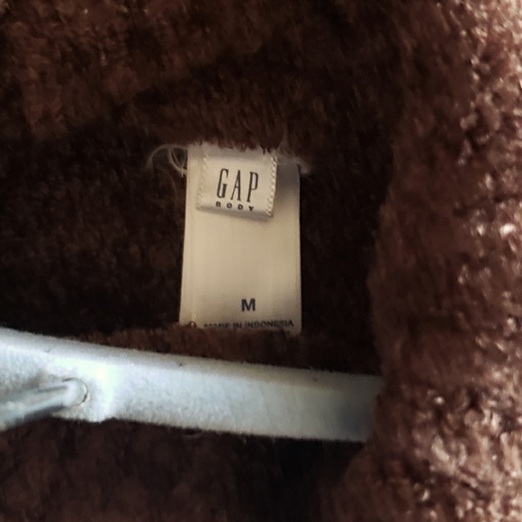 Fluffy,SUPER SOFT GAP turtleneck nylon neutral pullover knit sweater - Picture 3 of 5